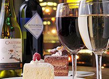 ワインやシャンパンにあわせたいケーキも用意しています