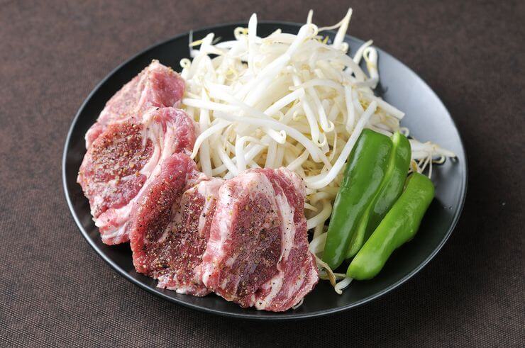 秘伝の特製しおでラムの旨味を引き出した『しおラム』セットがおすすめ