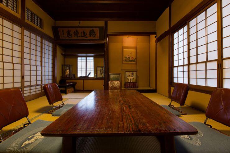 客室は雪見障子を配した純和風の和室を4部屋用意しています