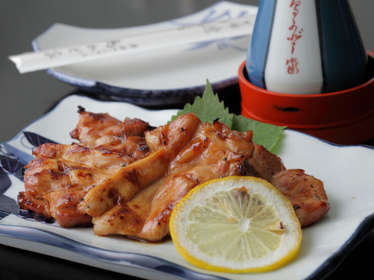 お酒のお供に好評の『鳥焼き』。鰻だけではない選択肢に悩みます