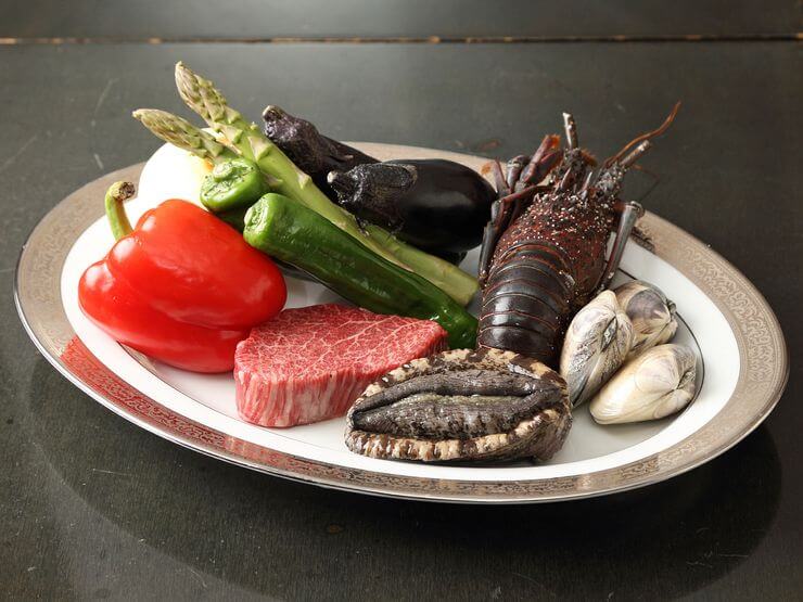 鮮度抜群の活魚を注文してから調理してくれる『鮮魚介焼き』