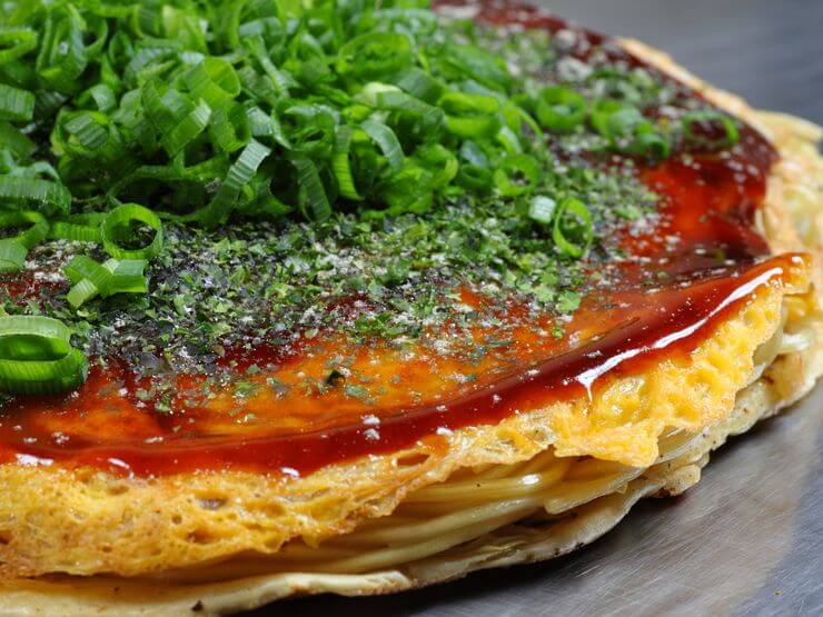 広島を代表する逸品『広島風お好み焼き』は、味わいの違いを感じる