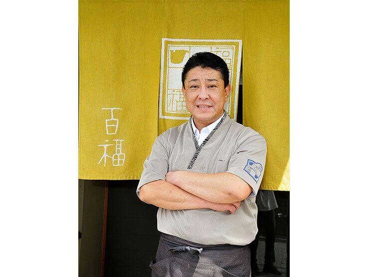 店主百瀬氏はフグ料理一筋28年。気遣いの行き届いた店づくりが心地よい