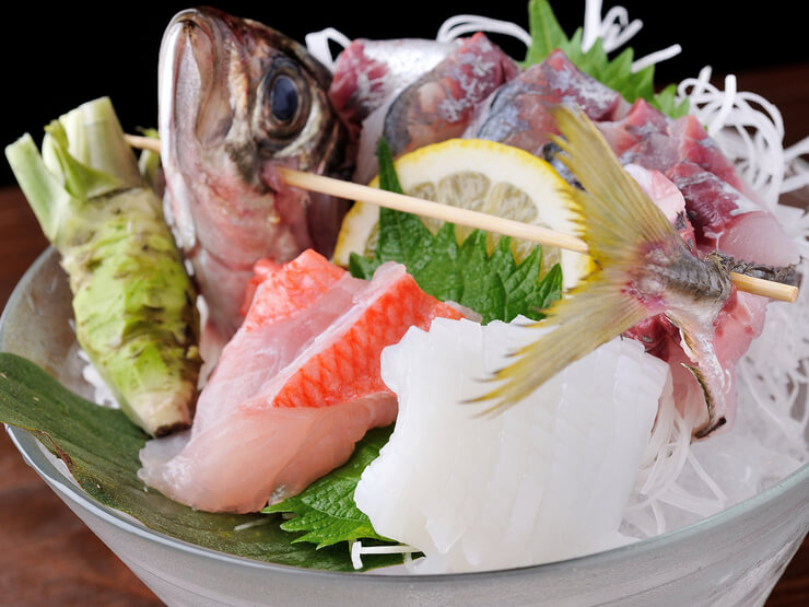 その日仕入れた鮮魚から料理人が厳選する『おまかせ盛り合わせ』