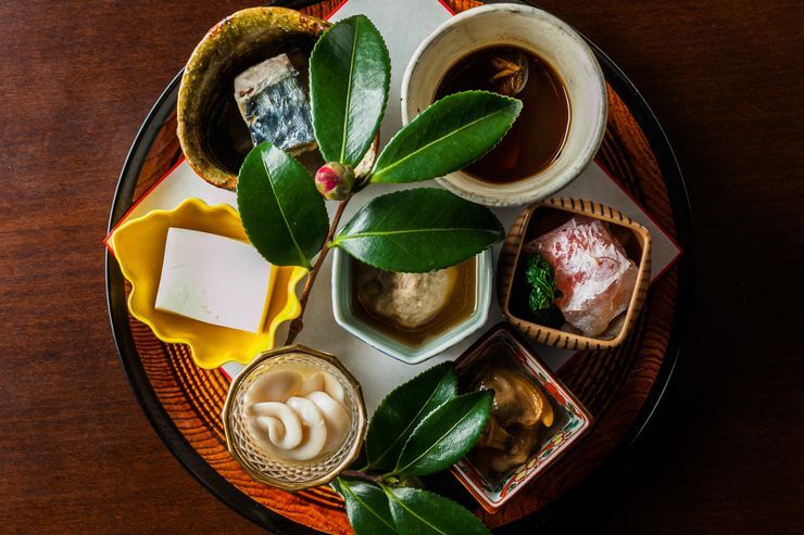 シンプルかつ季節感あふれる盛り付けも魅力