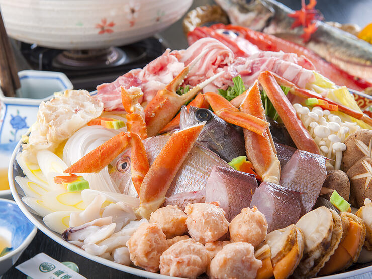 海の幸が存分に味わえる贅沢な『鷹風味鍋』。雑炊やうどんで〆