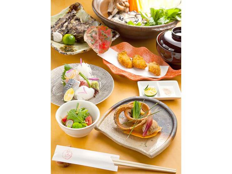 広島の銘酒などお酒も種類豊富。新鮮な食材と共に堪能できます