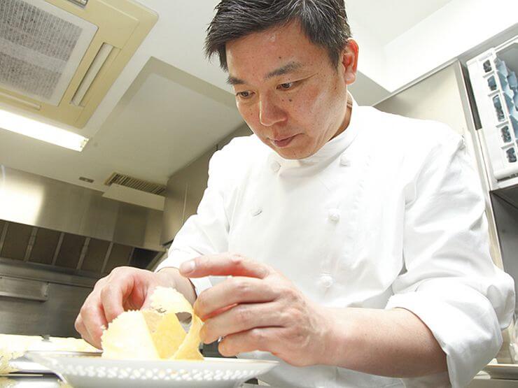 お客様に「楽しかった」と言われる料理を提供し続ける濱崎シェフ