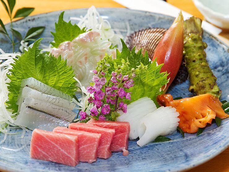 お寿司をはじめとした様々な魚料理を楽しみことが出来ます