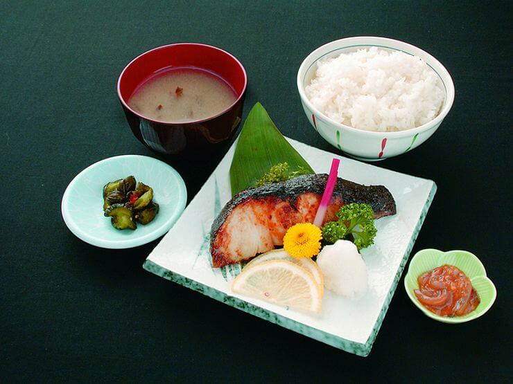 定番メニューでも一番人気の銀ダラ焼き定食。朝から力がみなぎる