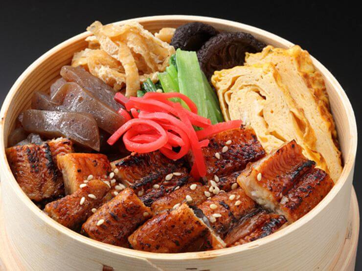 「わっぱめし」も店のメインのひとつ。うなぎわっぱめしは身がふわふわ