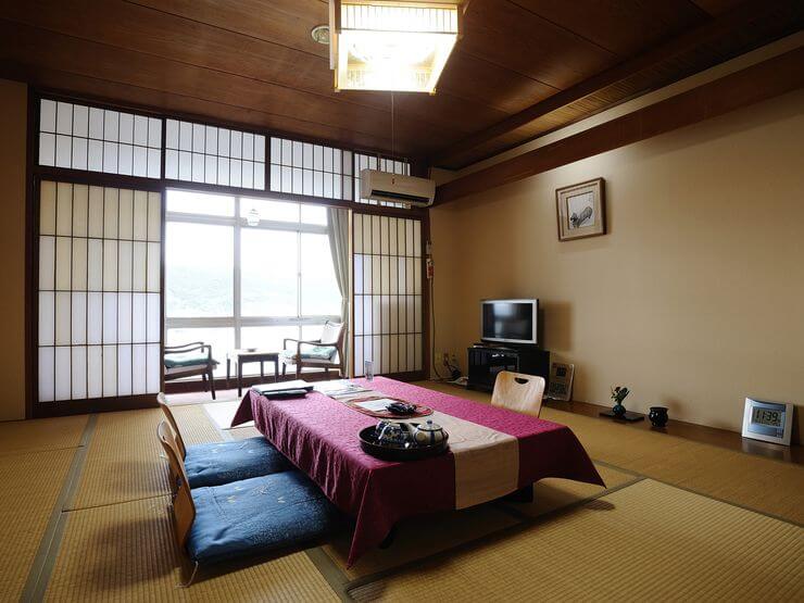全室オーシャンビューの客室で、美しい景色を眺めながら堪能