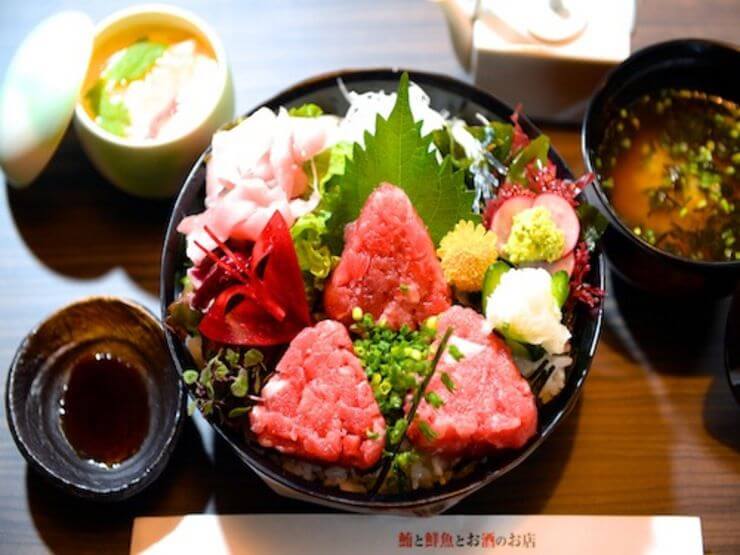 まぐろのおいしい部分が全部食べられる『本まぐろ三種盛り』