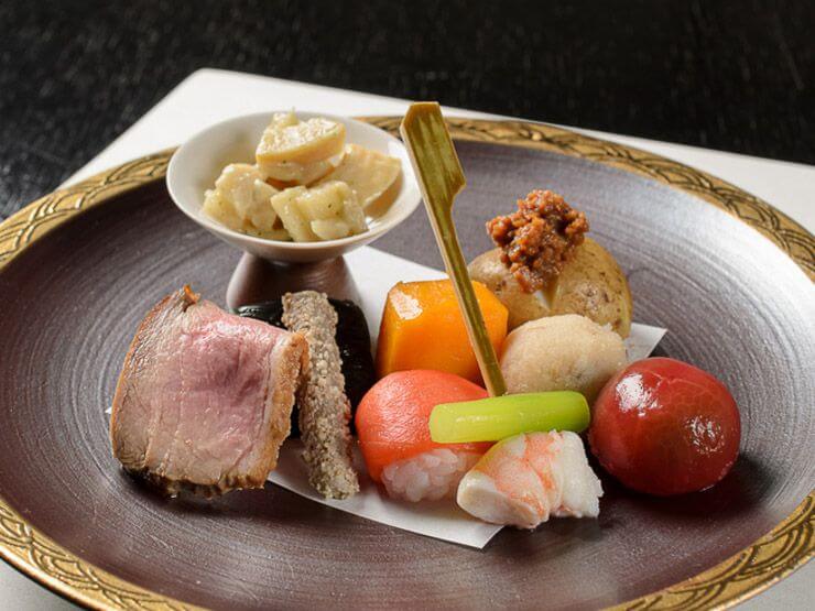 移りゆく四季を、旬の食材で一皿に表現した『前菜』