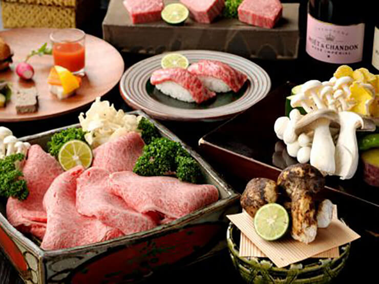 極上肉の炭火焼やブランド牛の炙り握り寿司が楽しめる贅沢ランチコース